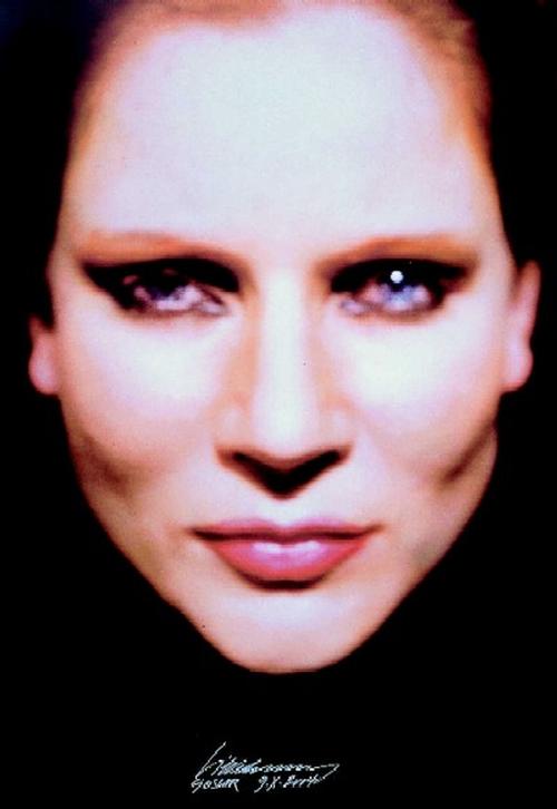 Katharina Sieverding - sign./betitelt - Großformat verkocht voor € 180!