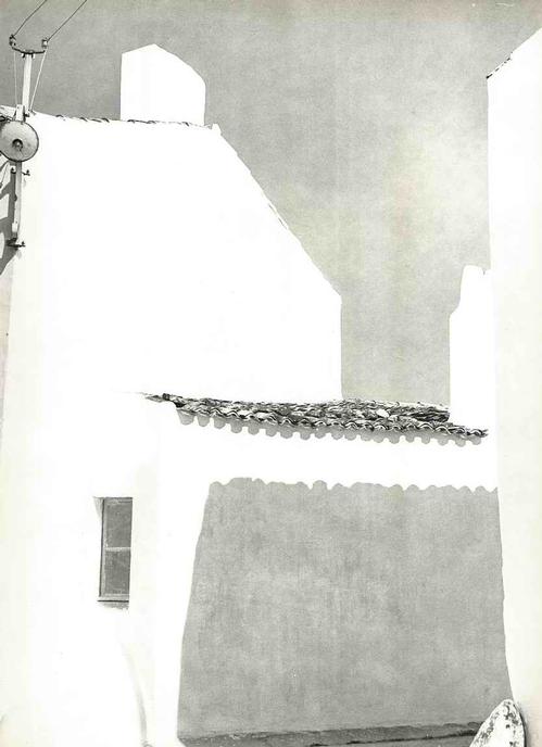 Werner Bischof - WEISSES HAUS - Fotographie des SCHWEIZER MAGNUM-Fotographen & FINSLER-Schülers: MAISON BLANCHE 1946 verkocht voor € 38!