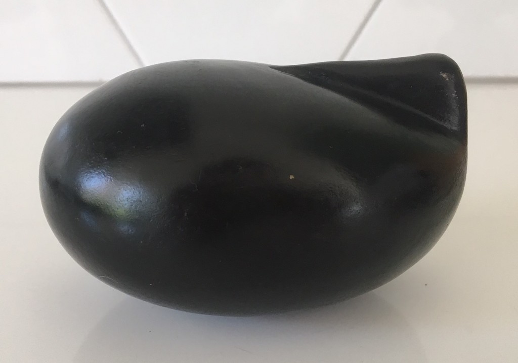 Twee abstract zwart houten figuren van eenden kopen? Bied vanaf 20!