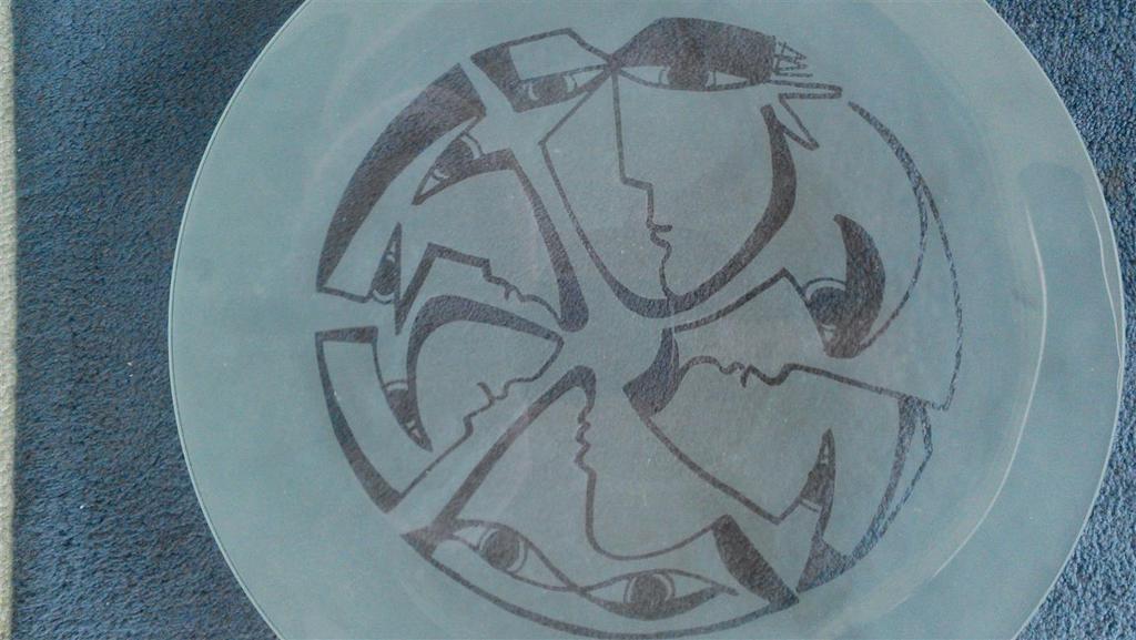 Grote gesigneerde geëtste glazen schaal kopen? Bied vanaf 11!