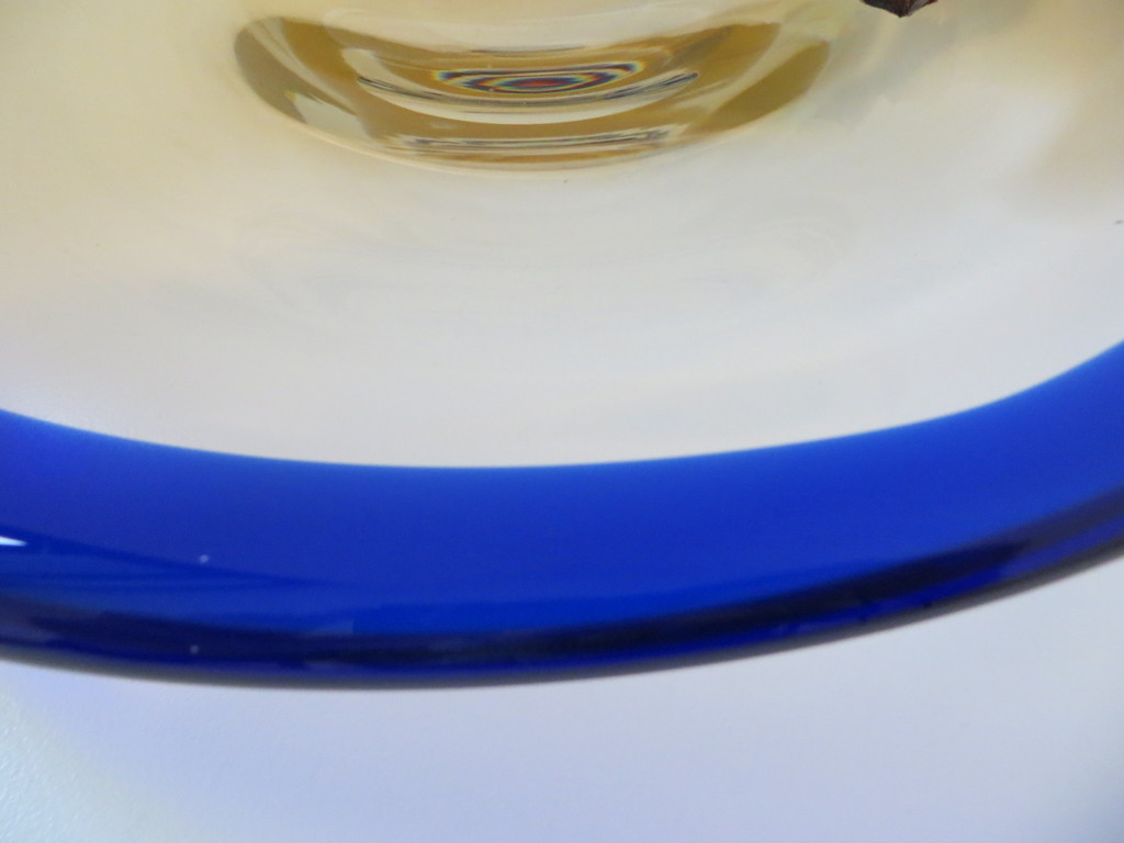 kunstenaar onbekend, mooie schaal met blauw accent kopen? Bied vanaf 15!