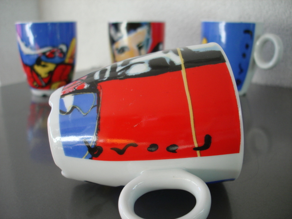 Herman Brood - Vier porseleinen kopjes. kopen? Bied vanaf 14!