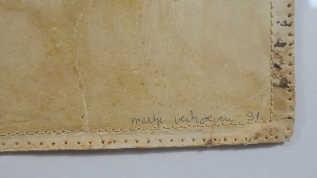 Martje Verhoeven: Collage van leer, Abstracte compositie - Ingelijst kopen? Bied vanaf 50!