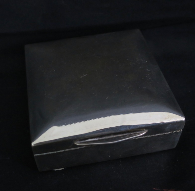 Vierkante zilveren sigarendoos kopen? Bied vanaf 1!