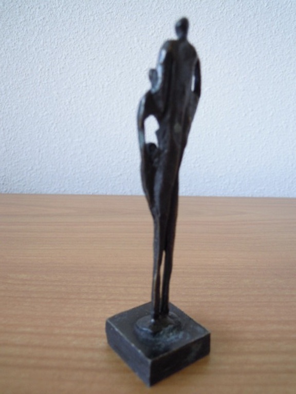 Prachtig bronzen beeldje Corry Ammerlaan - 5 personen - 11 cm hoog. kopen? Bied vanaf 25!