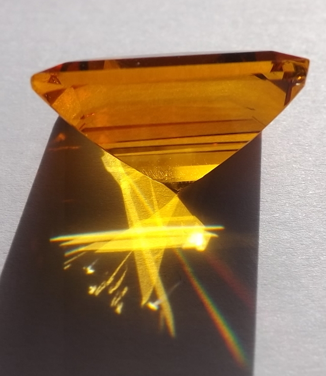 Natuurlijke “Square Checker Cut” Golden Citrine van 33.40 karaat kopen? Bied vanaf 1!
