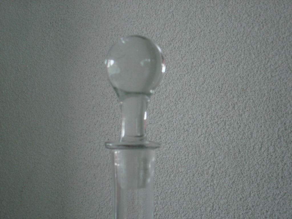 Corry Ammerlaan - Van Niekerk:  glazen wijnkaraf met twee glazen kopen? Bied vanaf 30!