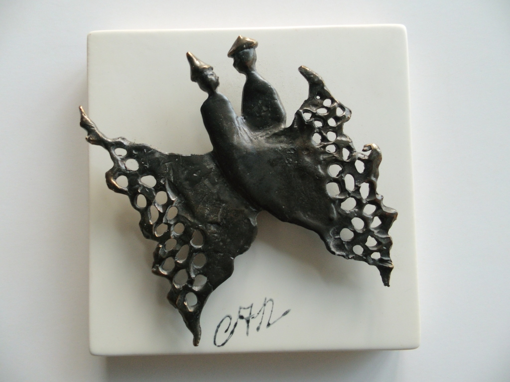 Corry Ammerlaan-Niekerk  brons op een voet van keramiek kopen? Bied vanaf 34!