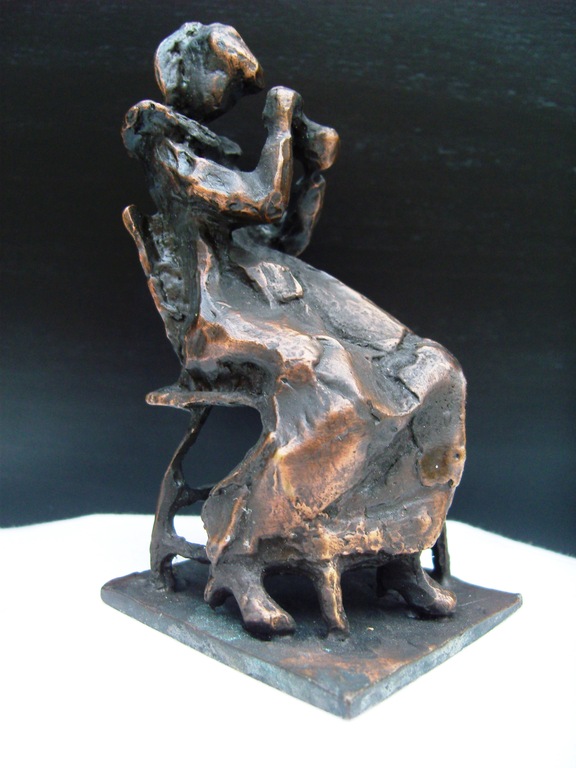 Zeer fraai bronsje van handwerkende vrouw. kopen? Bied vanaf 40!