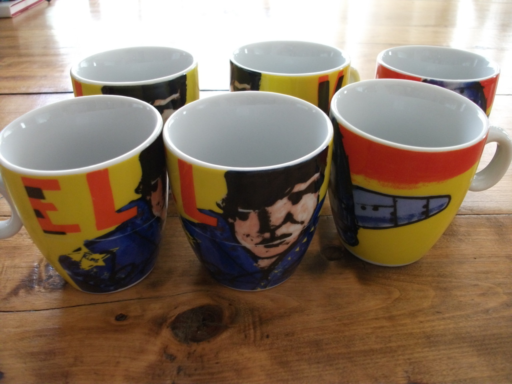HERMAN BROOD, originele koffie/thee bekers verkocht voor € 15!
