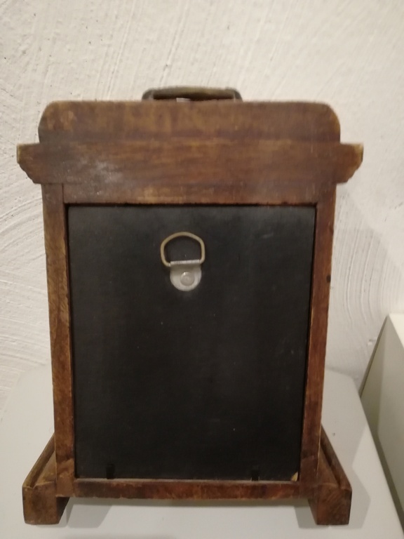 oud massief houten colloniale klok -- periode 1960 kopen? Bied vanaf 50!