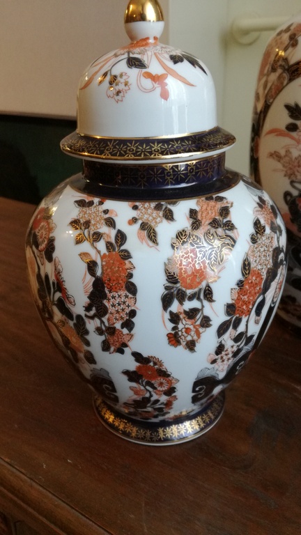 Imari kast stel - Porcelein - Begin 20 ste eeuw kopen? Bied vanaf 20!