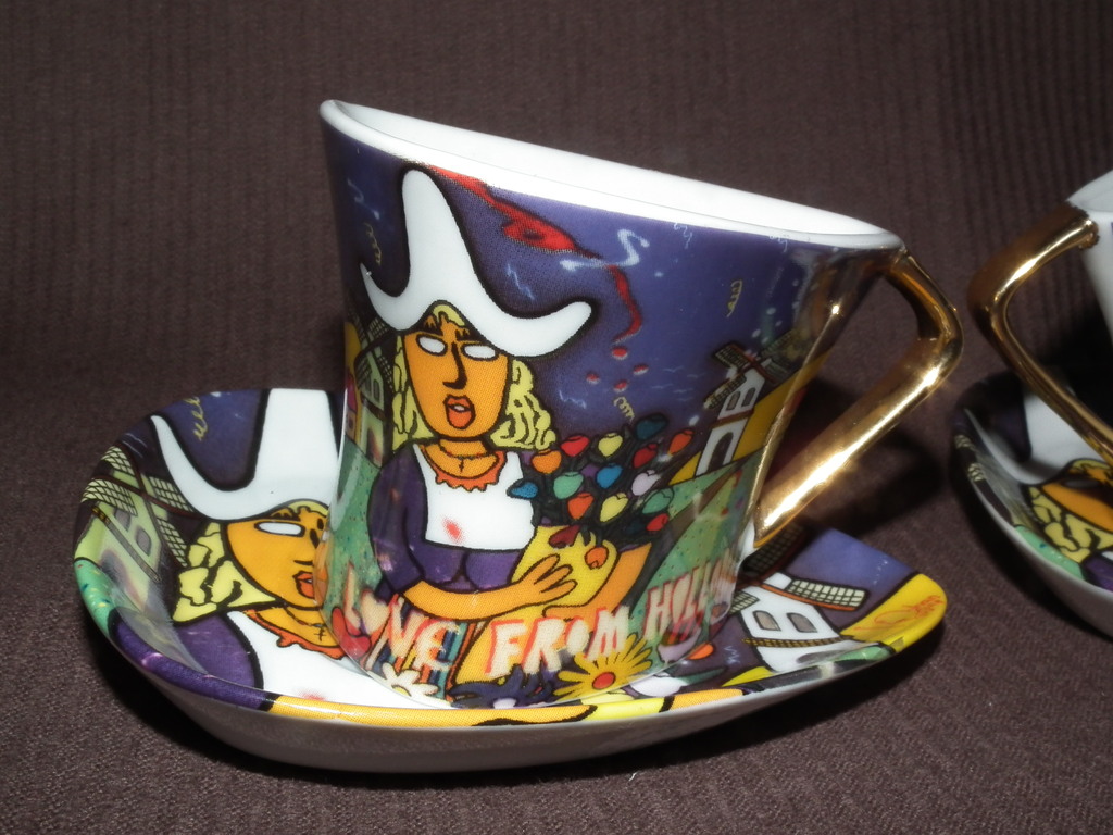 Johan Huijzer twee pop-art espresso kop en schotel Love from Holland kopen? Bied vanaf 25!