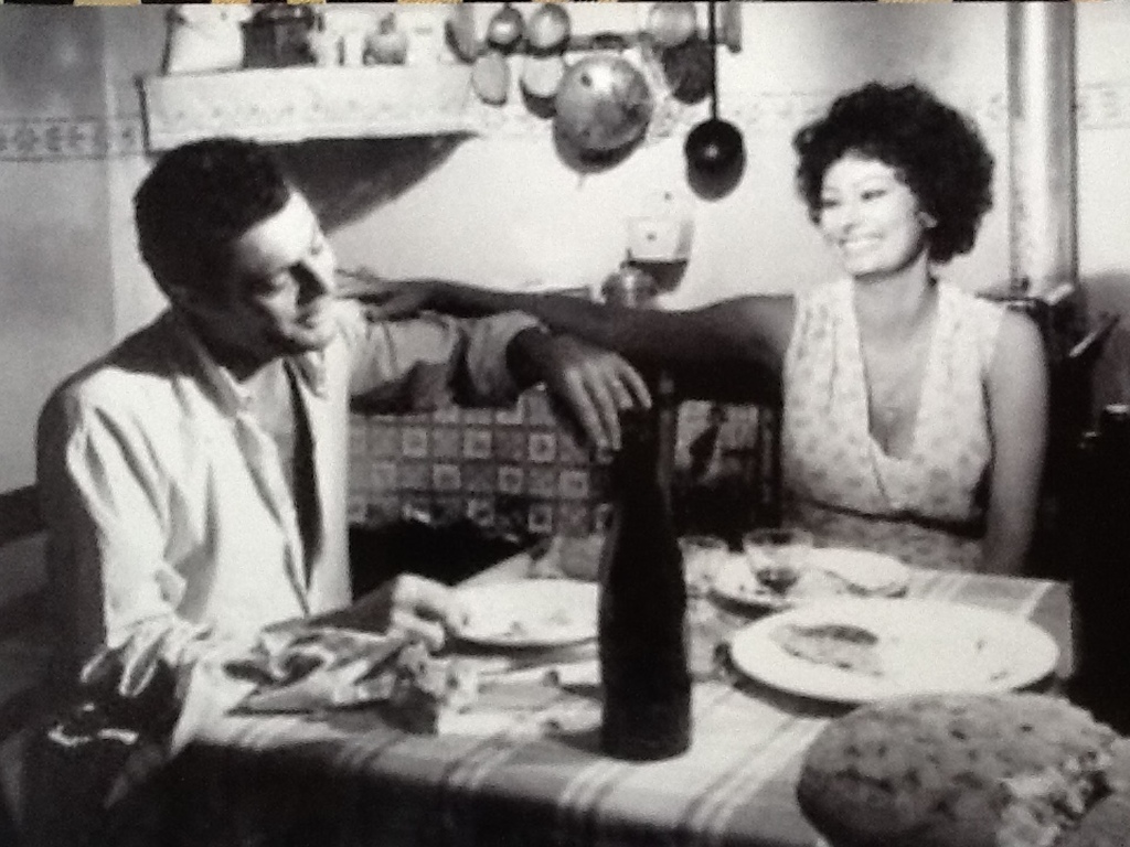 Foto Sophia Loren en Marcello Mastroianni uit de film Una Giornata Particolare kopen? Bied vanaf 10!