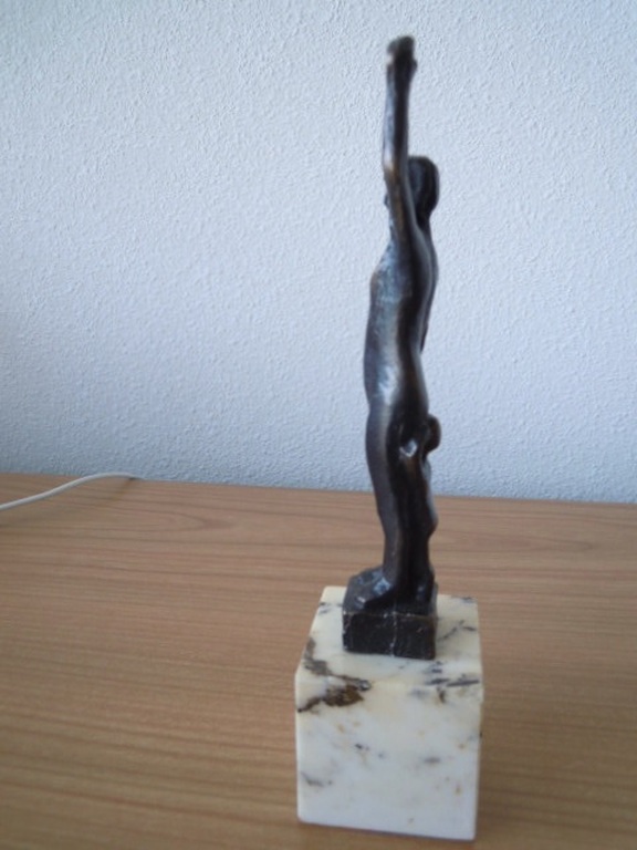 Bronzen beeldje - MOEDER MET KIND ACHTER ZICH - 20 CM kopen? Bied vanaf 45!