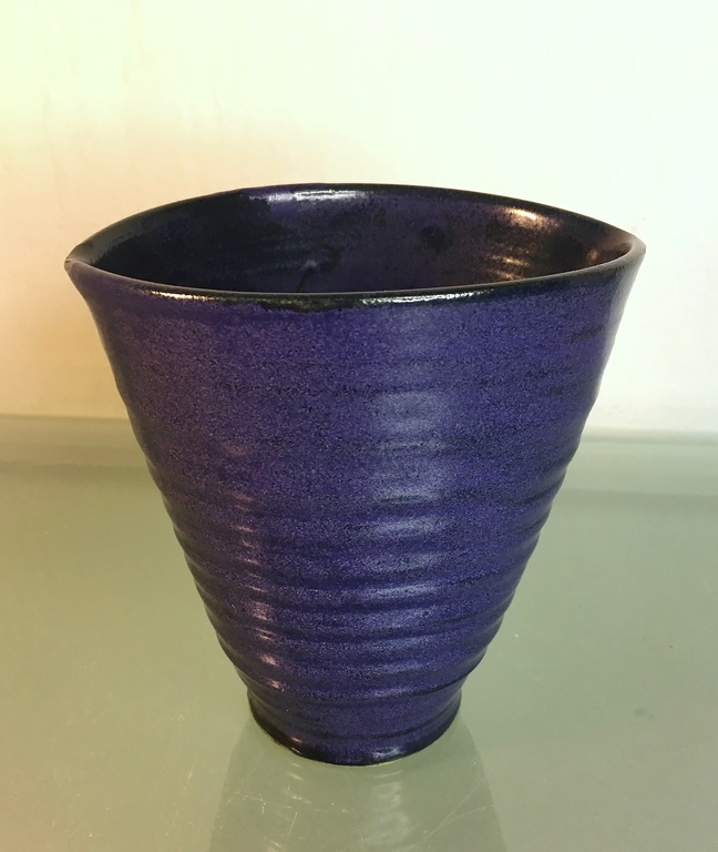  Lysgaard RØROS - blauwe vaas met floraal decor - Noorwegen -  Eind 20e eeuw kopen? Bied vanaf 9!