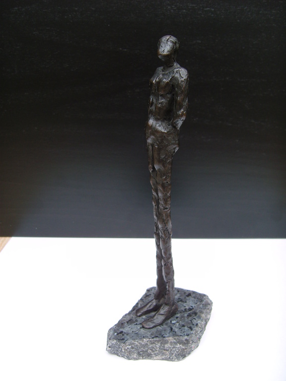 Hennie Froeling: Ingetogen fraai bronzen beeldje. kopen? Bied vanaf 125!