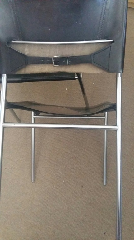 Twee Martin Visser stoelen, gemaakt in de jaren 60 van de vorige eeuw kopen? Bied vanaf 150!
