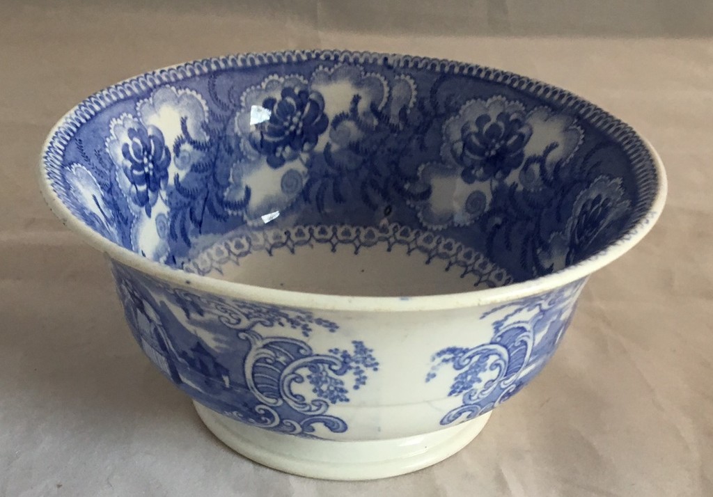 19e eeuwse (ca. 1840) Staffordshire aardewerken kom met blauwe transferdecoratie kopen? Bied vanaf 15!