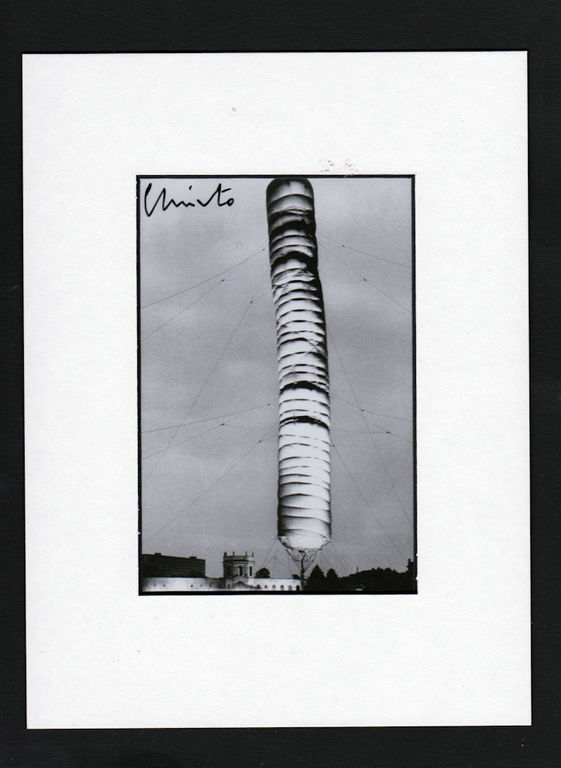 Documenta Kassl, offset Taschenkaart handgesigneerd in passe partout verkocht voor € 40!