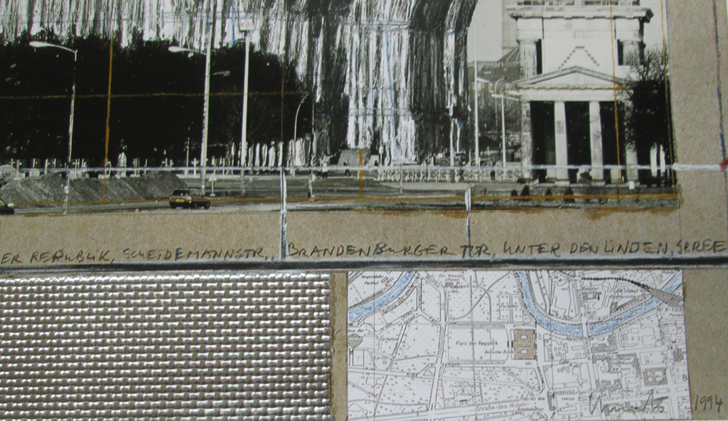 Christo -Wrapped Reichstag met reliefdruk zilverfolie - Berlin 1995 kopen? Bied vanaf 75!