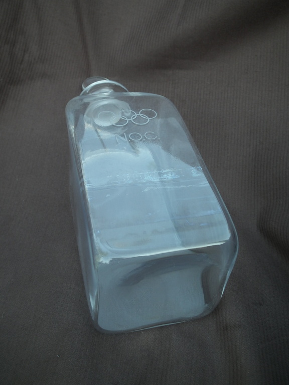 Ongespecificeerd - Nederlands Olympisch Comite (NOC) kristallen karaf met logo en olypische ringen kopen? Bied vanaf 20!