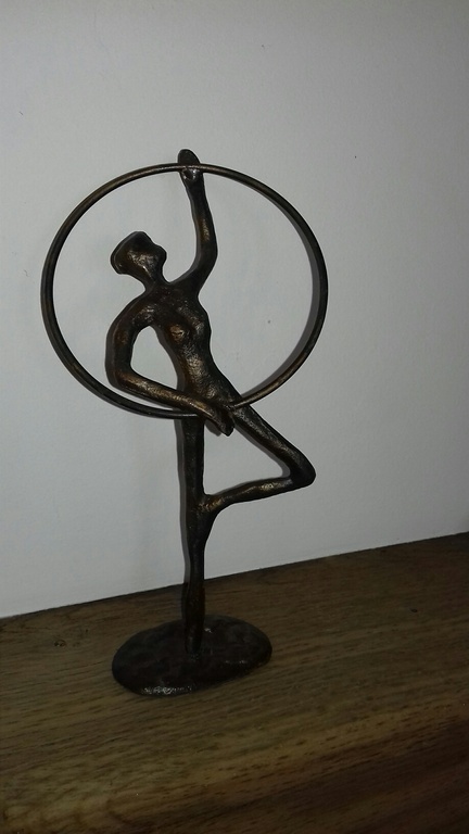 Messing sculptuur * Danseres met hoepel * kopen? Bied vanaf 12!
