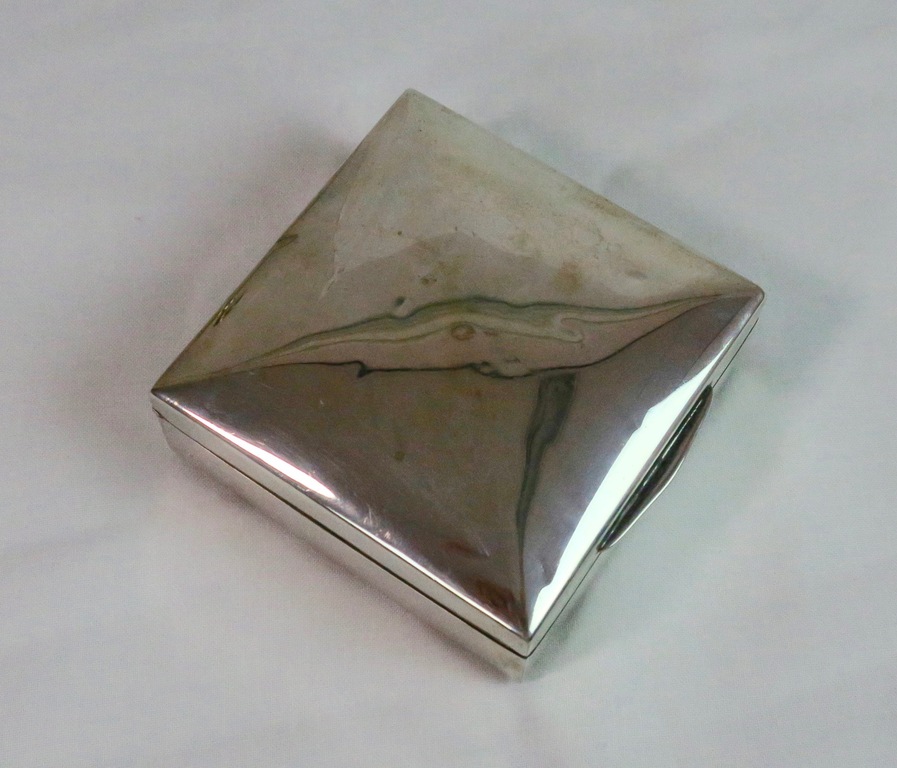 Vierkante zilveren sigarendoos kopen? Bied vanaf 1!