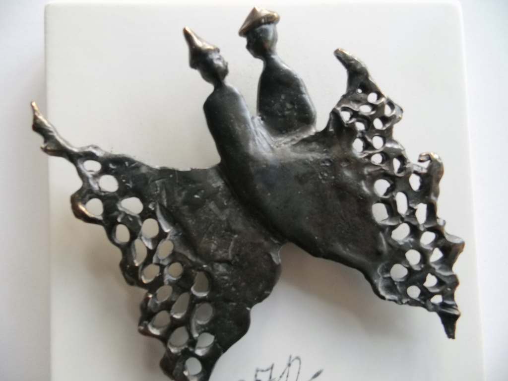 Corry Ammerlaan-Niekerk brons op een voet van keramiek kopen? Bied vanaf 34!