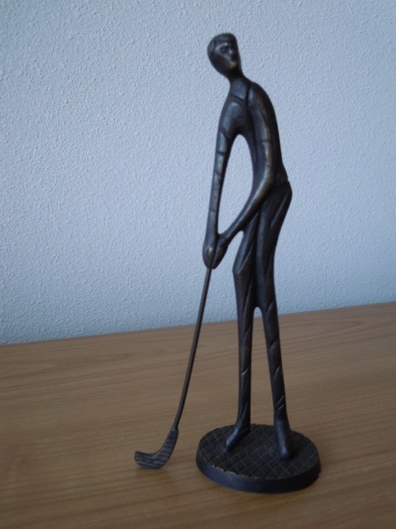 Massief bronzen beeld van golfspeler - 26 cm hoog. kopen? Bied vanaf 25!