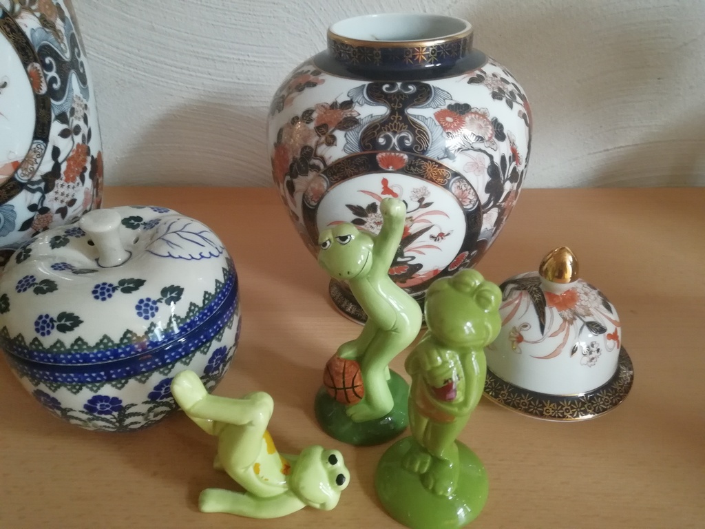 prachtig lotje porcelein - 7 stuks - waaronder IMARI SAJI Japan kopen? Bied vanaf 1!