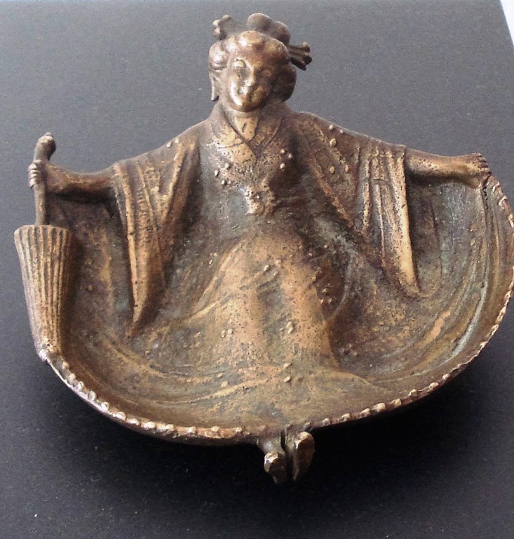 Bronzen sculptuur van dame. kopen? Bied vanaf 40!