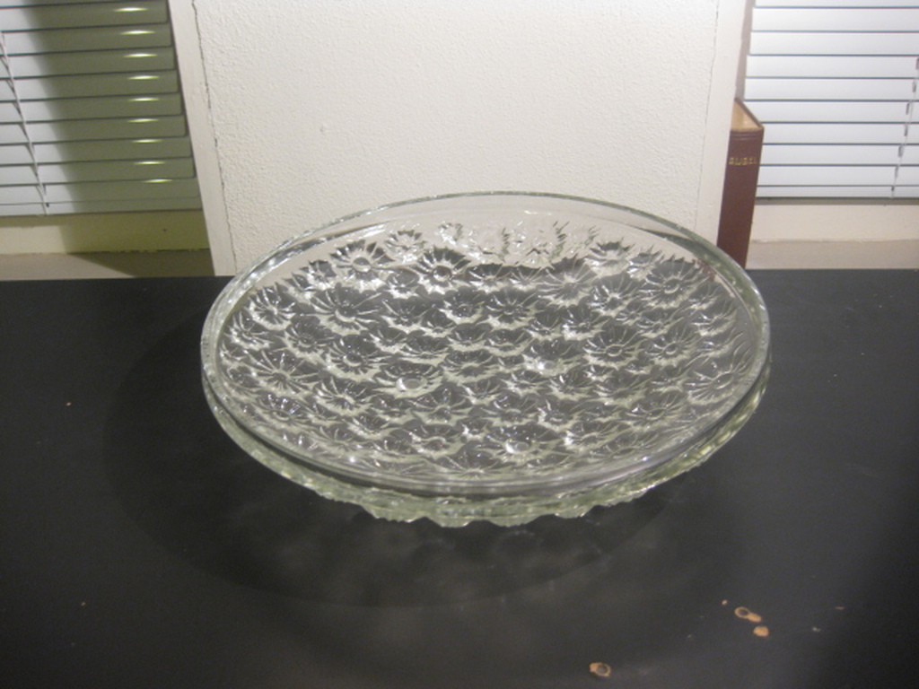 Grote Scandinavische massieve schaal - 2.5 kg glas - mogelijk Kosta Boda kopen? Bied vanaf 1!