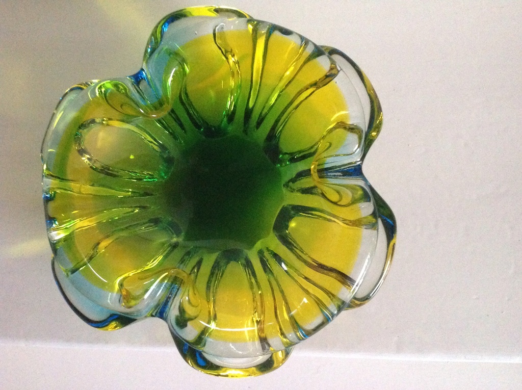 Italië jaren 50/60 glazen asbak 19,5 cm groen blauw geel kopen? Bied vanaf 10!