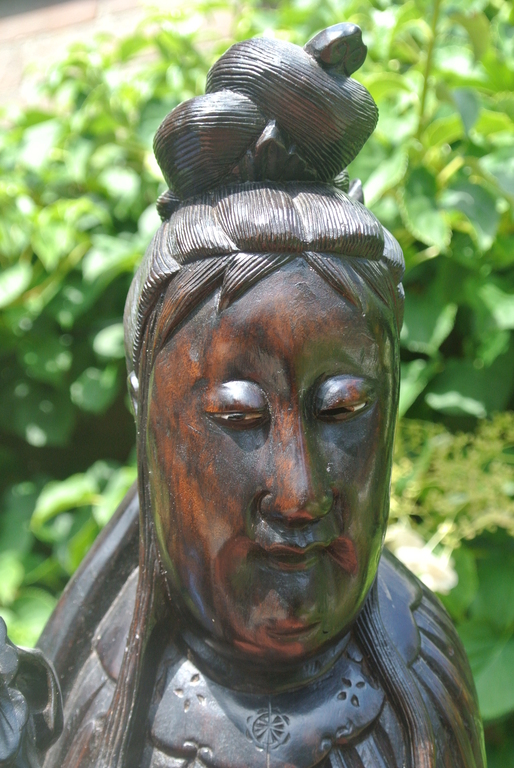ANTIEK Oosters beeld -  Quan Yin - 19e eeuw (1860-1890) Gesneden uit hardhout. kopen? Bied vanaf 265!