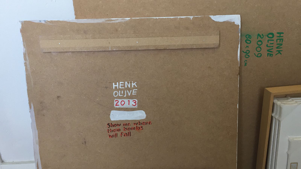 Henk Olijve, olieverf op paneel: Show me where them bombs will fall kopen? Bied vanaf 350!
