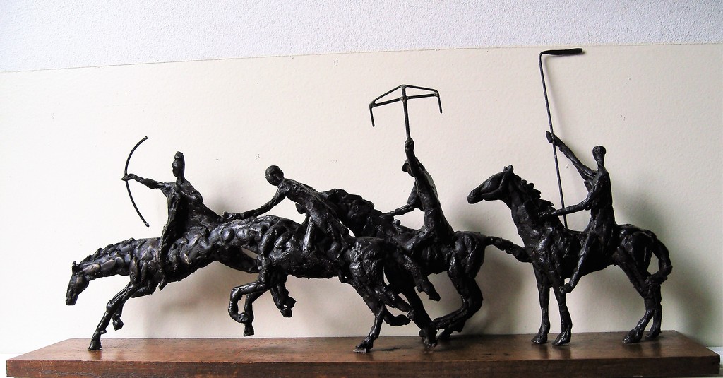 Onbekende kunstenaar: Bronzen beeldengroep van strijders te paard. verkocht voor € 225!