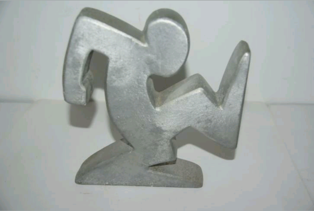 Twee aluminium  beelden Linea kopen? Bied vanaf 45!