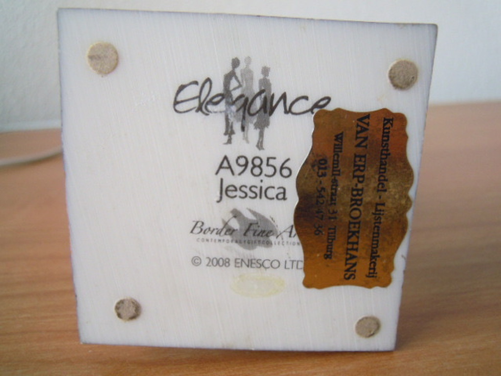 Prachtig beeld van jonge vrouw 26 cm hoog - gesigneerd AE kopen? Bied vanaf 35!