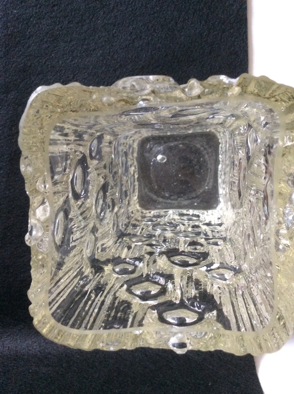 Ongespecificeerd - Frankrijk? Blok vaas met reliëf  kopen? Bied vanaf 1!