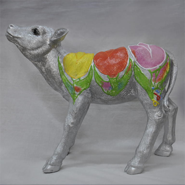 AD VERSTIJNEN, acrylverf op kunsthars beeld: 'Kalf Boe' verkocht voor € 50!