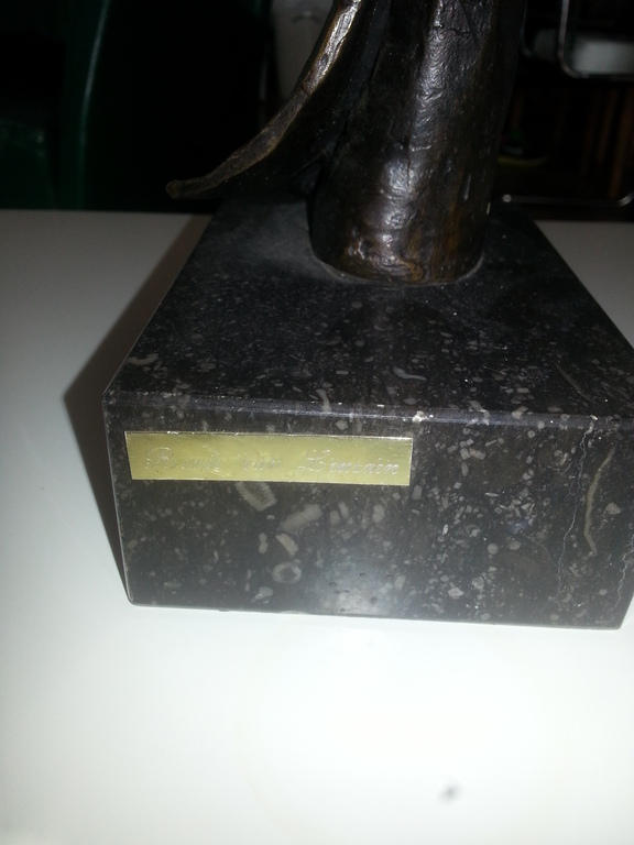 Renee van Leusden, Vroeg werk, Bronzen beeld kopen? Bied vanaf 150!
