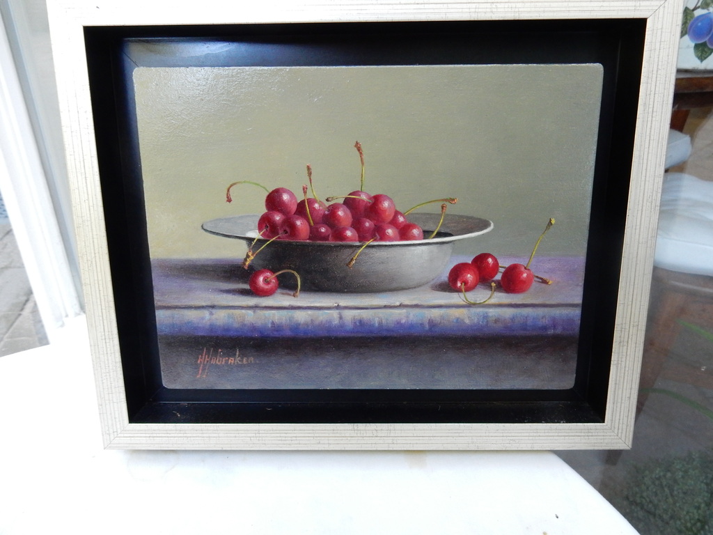 Hans Habraken, olieverf op paneel, stilleven, met kersen op tinnen schaal kopen? Bied vanaf 300!