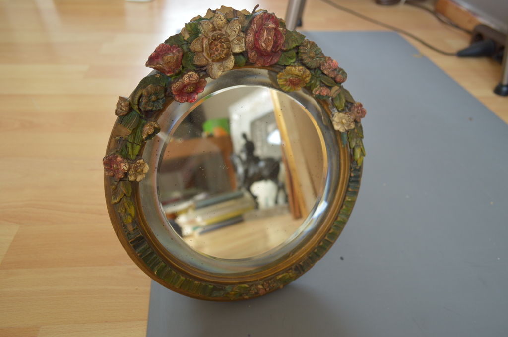 Spiegeltje, oud ca. 26 x 26  kopen? Bied vanaf 15!