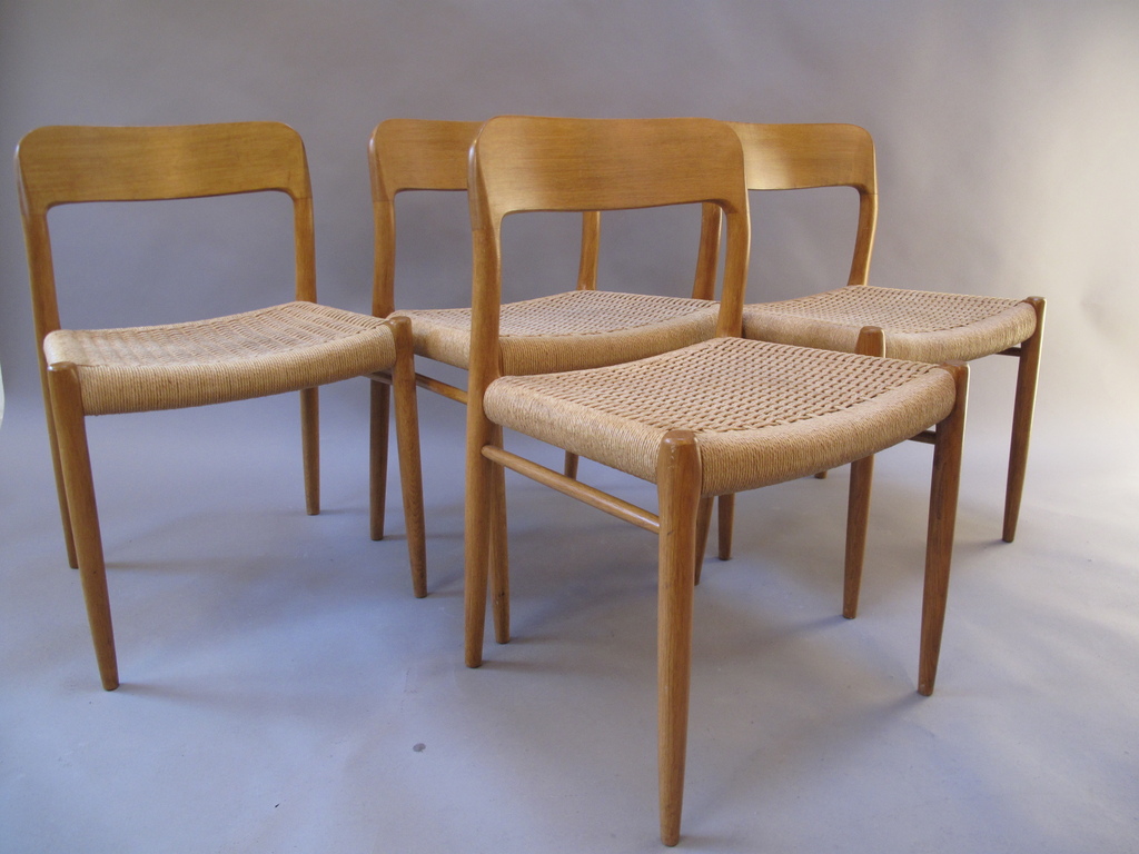 Niels Otto MÃ¸ller voor J.L. MÃ¸llers - Set van vier Model 75 stoelen kopen? Bied vanaf 400!