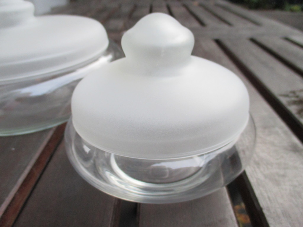 Leerdam, Jacques Boon, Leerdam koekdoos van glas en een bonbonniere kopen? Bied vanaf 8!