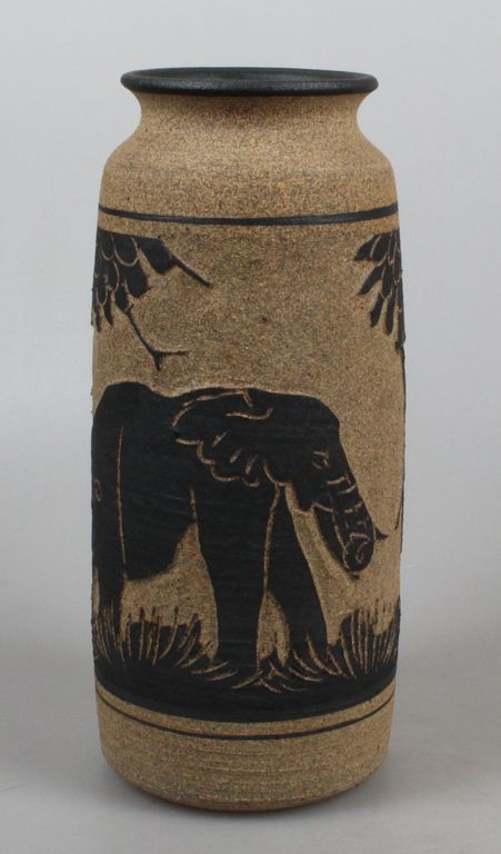 Vaas met olifanten gesigneerd kopen? Bied vanaf 12!