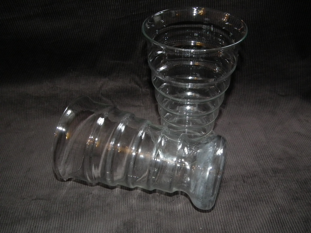 Leerdam K.P.C. de bazel twee ribbelvazen Circa 1919 kopen? Bied vanaf 50!