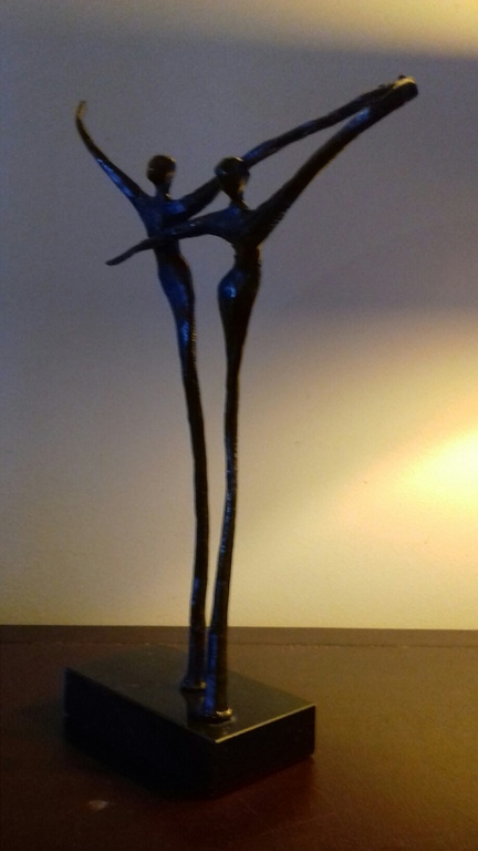 Verbronsde sculptuur op marmeren sokkel ** VERBONDENHEID ** kopen? Bied vanaf 39!