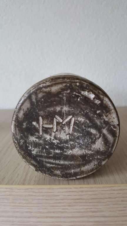Hannie Mein gedecoreerde bloemsteker, gemerkt aan de onderkant. kopen? Bied vanaf 25!